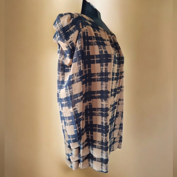 Calvin Klein Mixed Fabric Block Pattern Lined Flowy Top - Picture 2 of 8